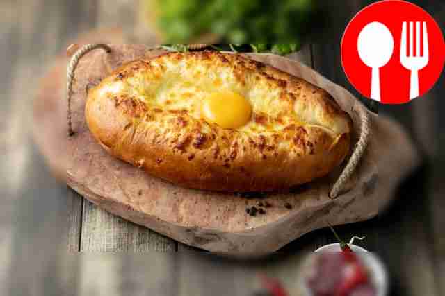 Adjarian khachapuri with three types of cheese