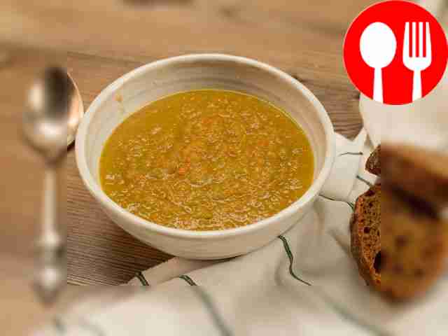 Суп-пюре из кабачков на курином бульоне