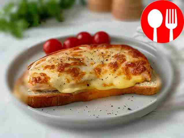 Sandwich with turkey fillet and cheese