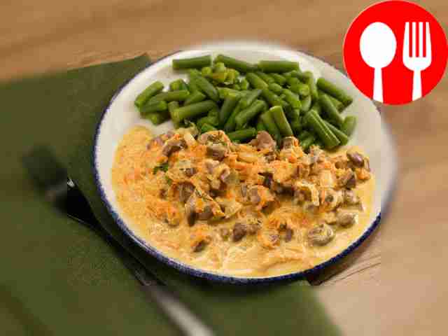 Куриные желудки в сметане