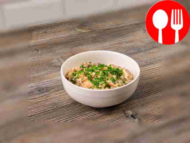 Salad with champignons and beans