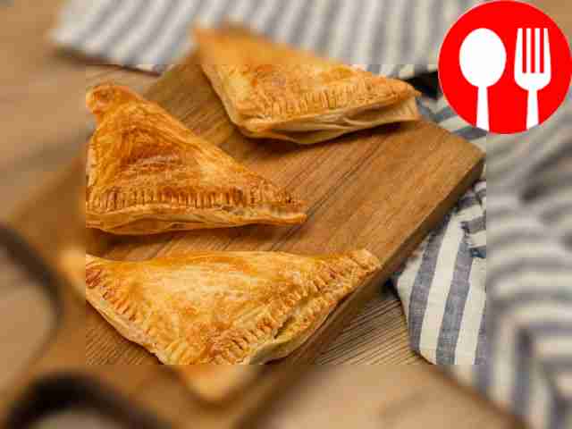 Слойка с ветчиной и сыром