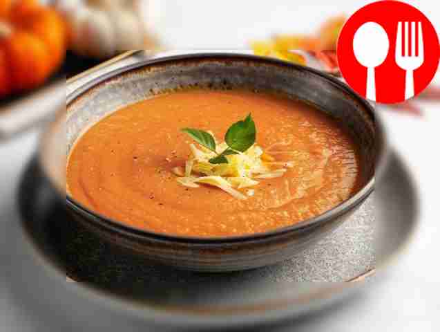 Cheese cream soup with pumpkin