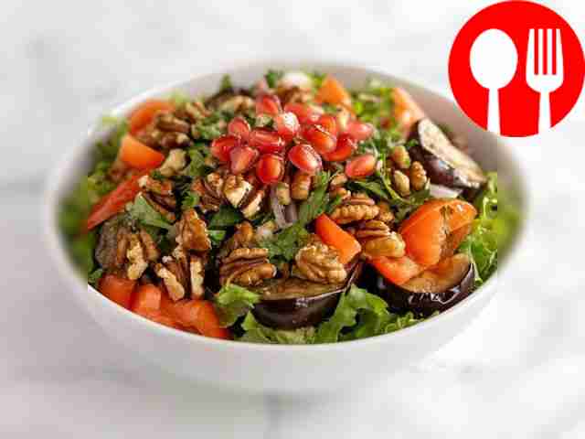 Оригинальный салат из жареных баклажанов