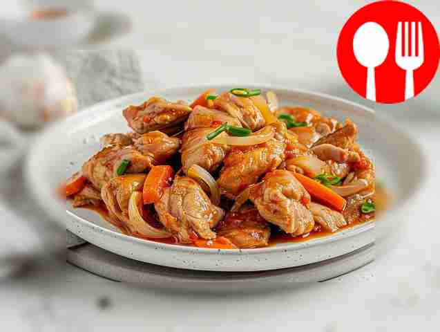 Аппетитное куриное филе в томатном соусе