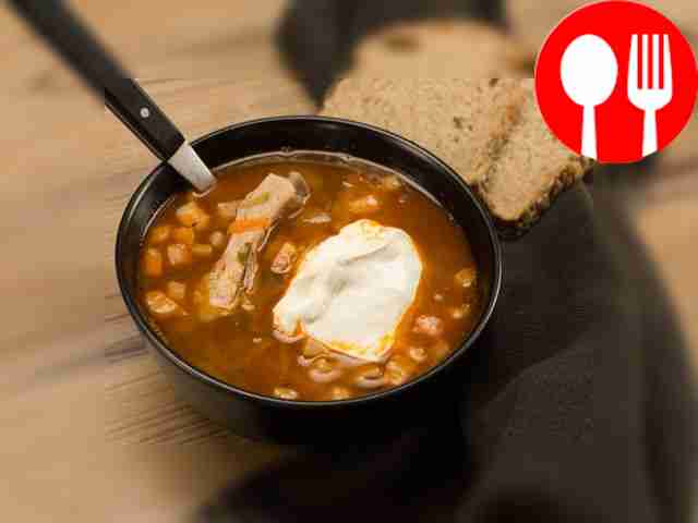 Солянка с копченостями