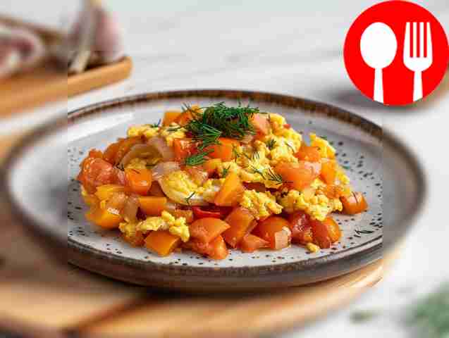 Вкусный скрэмбл с овощами
