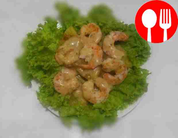 Original shrimp salad with pineapple