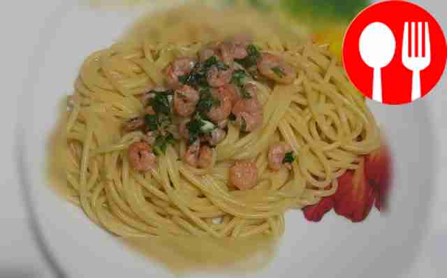 Fragrant shrimp pasta with creamy sauce