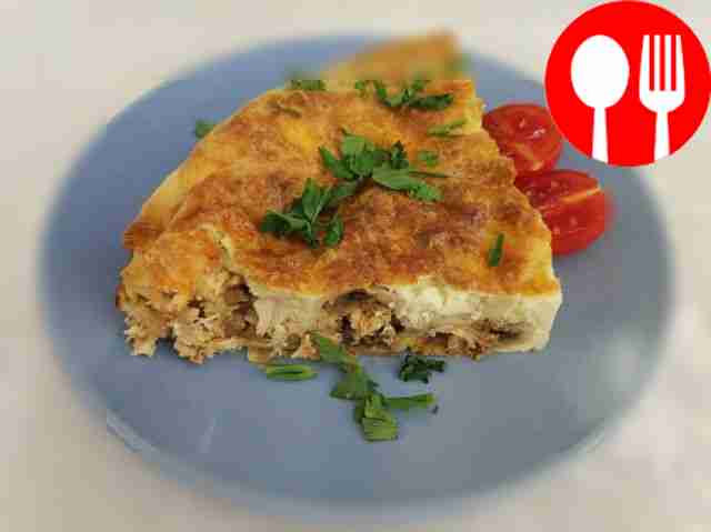 Блинный пирог-улитка с мясной начинкой