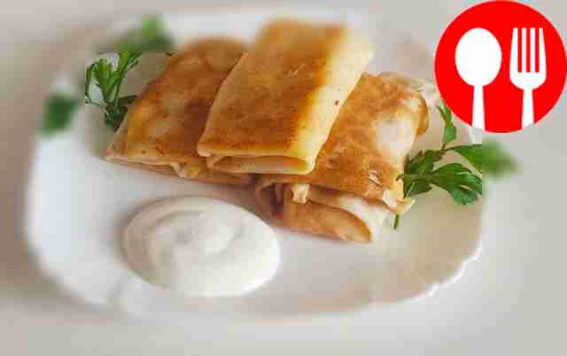 Простые и быстрые блинчики с ветчиной и сыром