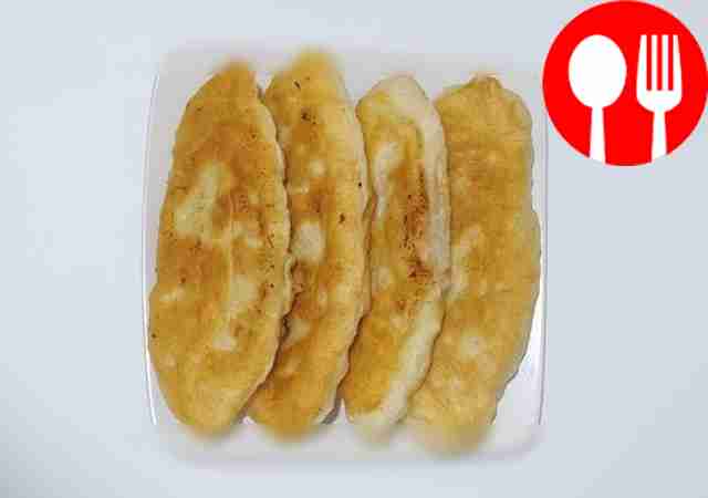 Cool the finished pies and serve with tea.