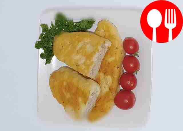 Yeast pies with minced meat