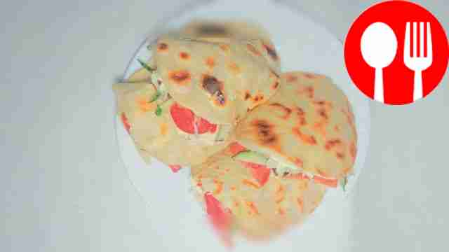 Homemade pita with chicken and vegetables