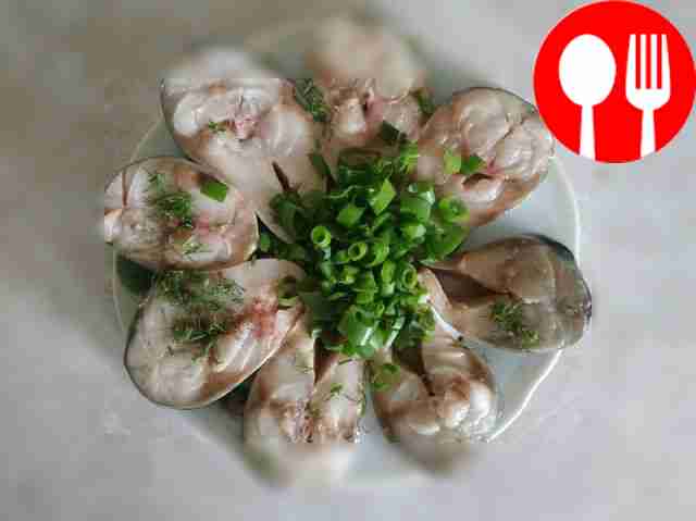 Маринованная в ароматном рассоле скумбрия Mackerel marinated in aromatic brine