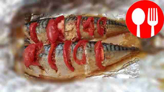 Baked mackerel with dill and tomatoes
