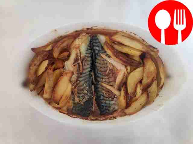 Mackerel with potatoes and vegetables