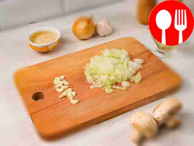 Finely chop the onion and garlic.