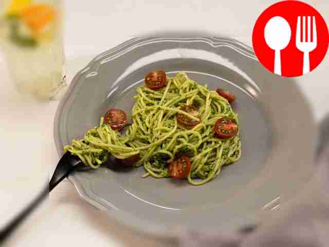 Спагетти с домашним соусом «Песто»