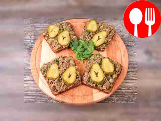Toast with champignons
