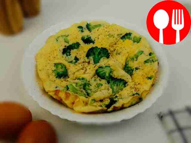 Омлет с брокколи