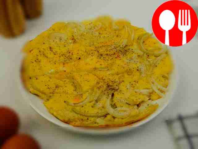 Omelet with onions