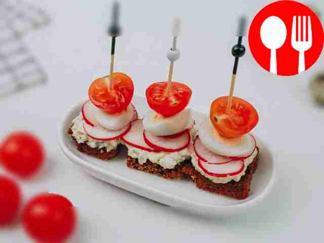 Canapes with radishes