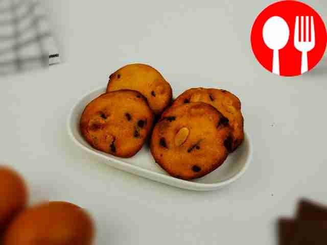 Peanut and chocolate cookies