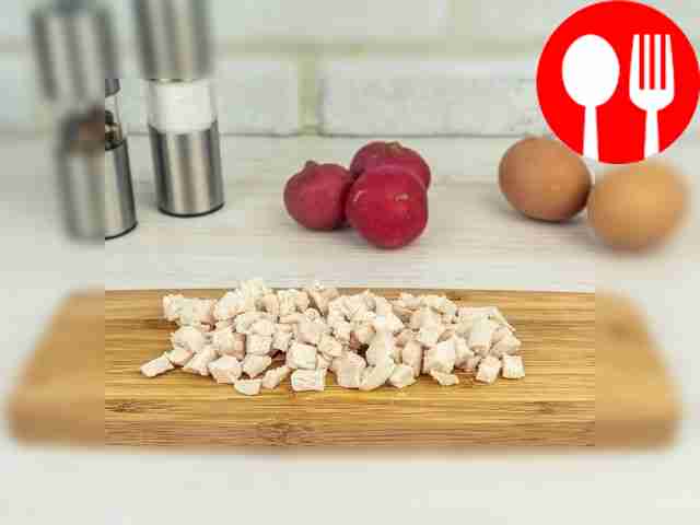 Also chop the boiled poultry into cubes.