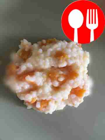 Rice porridge with pumpkin and milk