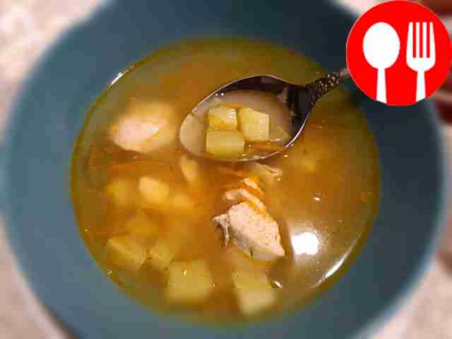Сырный суп на курином бульоне Cheese soup with chicken broth