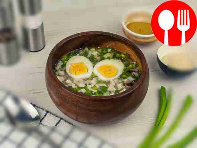 Окрошка на минеральной воде с курицей