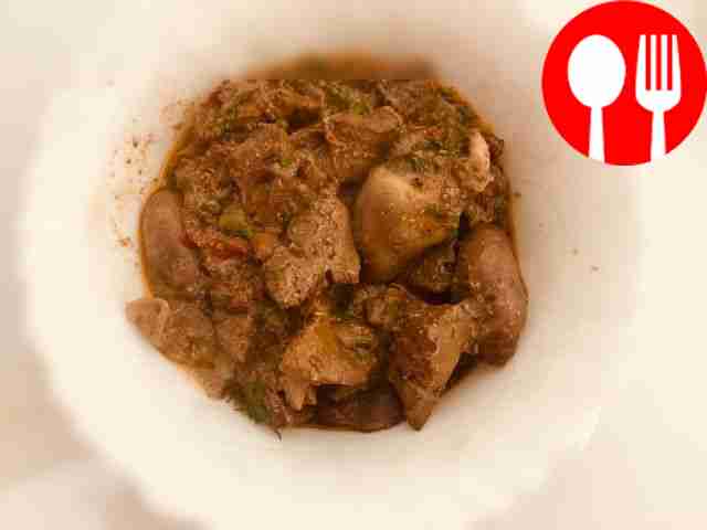 Soft liver in creamy sauce with spaghetti