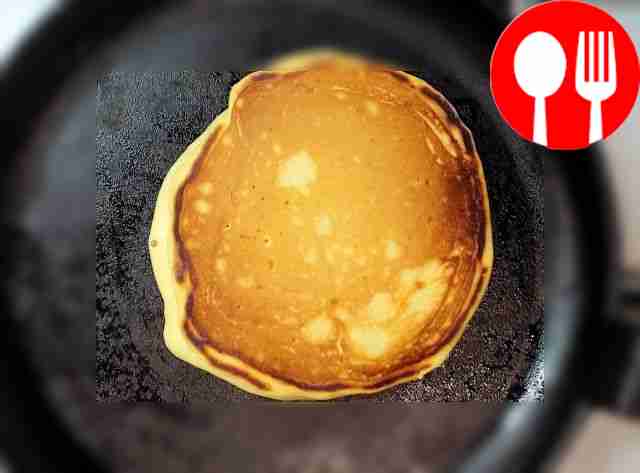 Разогрейте сковороду и не смазывайте её маслом...