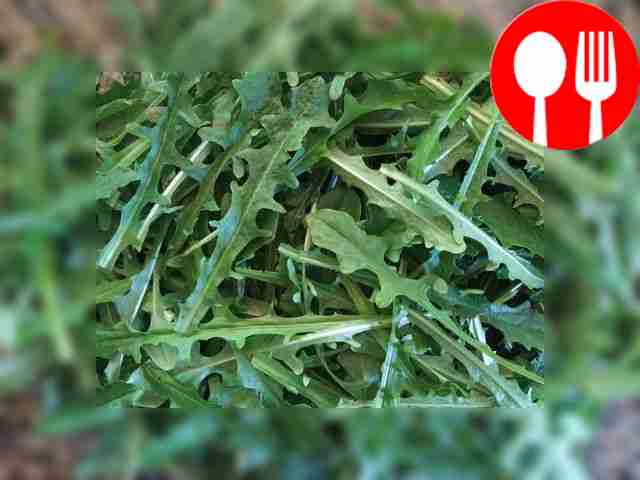 Подготовьте ингредиенты. Бульон будет вариться...