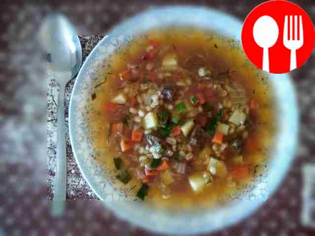 Перловый суп с овощами и мясом