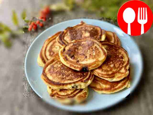 Кукурузные оладьи с черникой