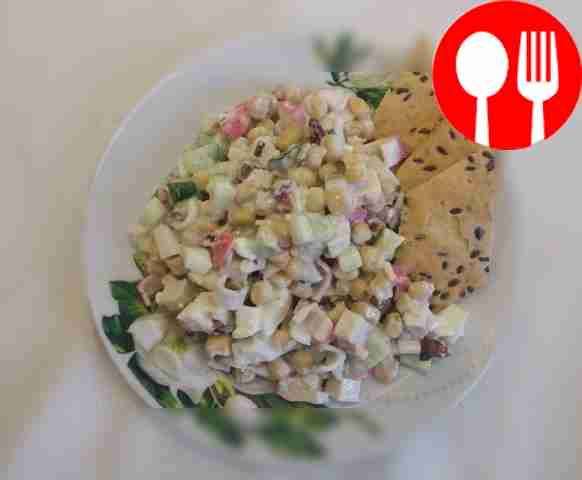 Crab salad with walnuts