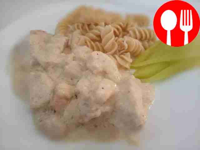 Chicken fillet in spicy creamy sauce