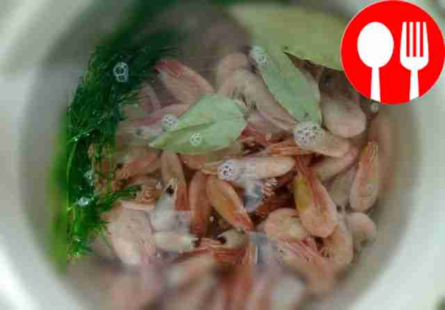 As soon as the water starts to emit a spicy...