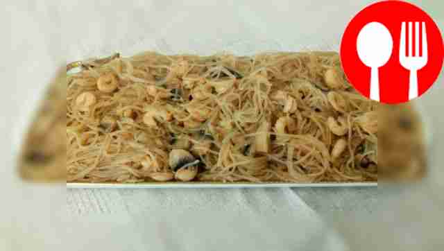 Rice noodles with shrimp in soy sauce