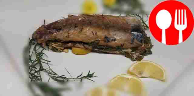 Fragrant mackerel with Provencal herbs in the oven