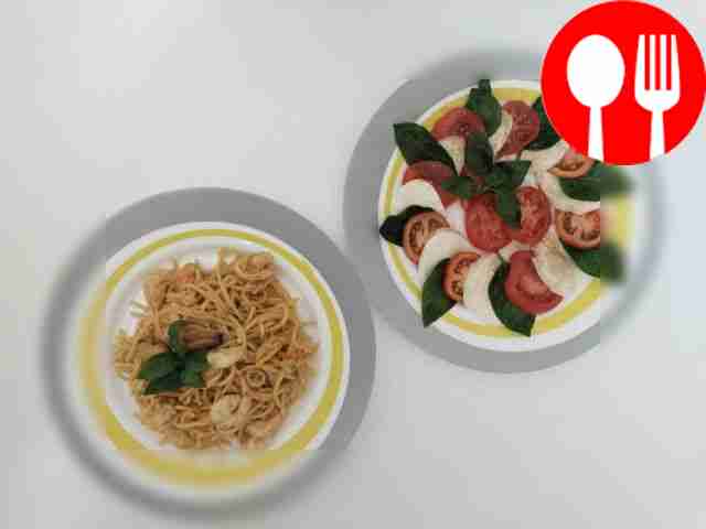 Original recipe for caprese salad with Tom Yum pasta