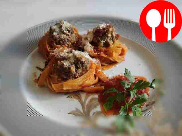 Attractive nests of pasta with minced meat