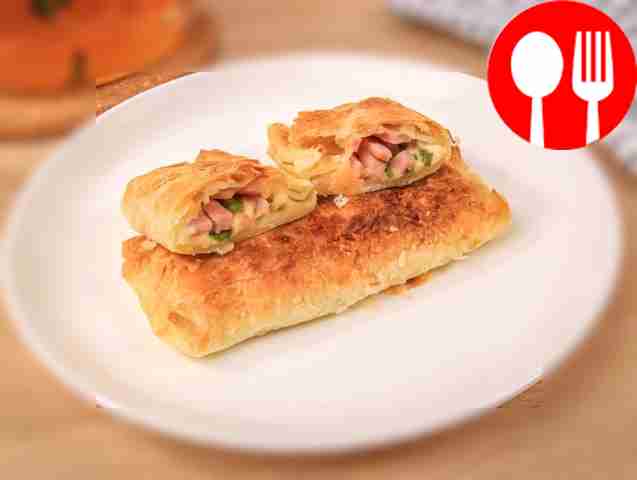 Lazy puff pastries with ham and cheese