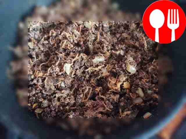 Pass the mushrooms through a meat grinder,...