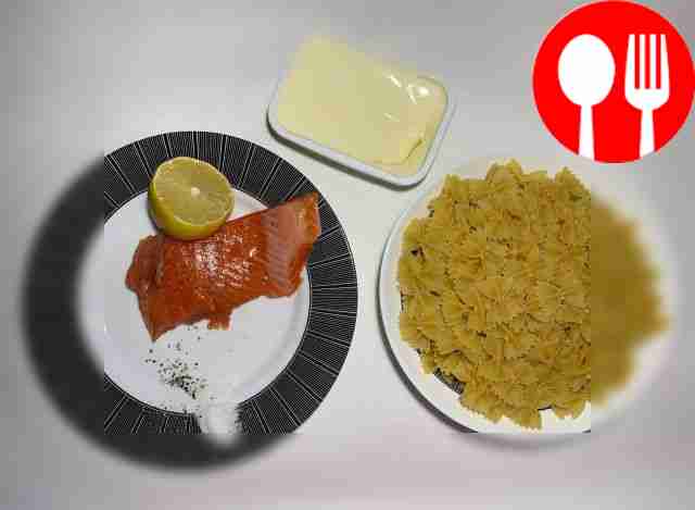 Place the pasta in a deep plate, then place...