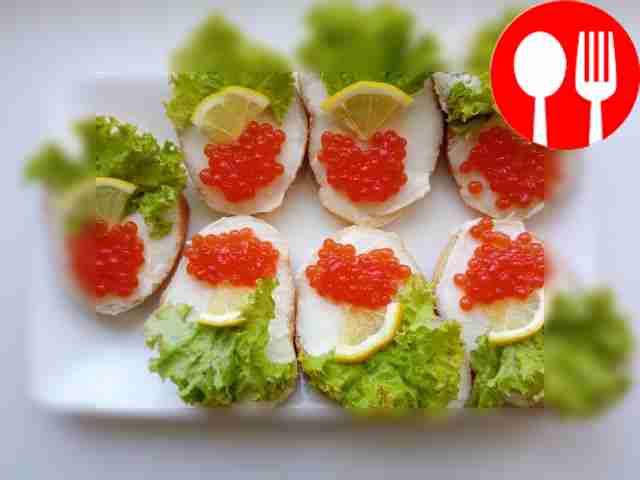 Quick sandwiches with red caviar and cheese