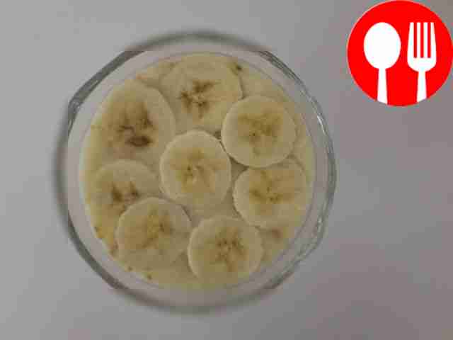 Быстрый десерт с печеньем и йогуртом