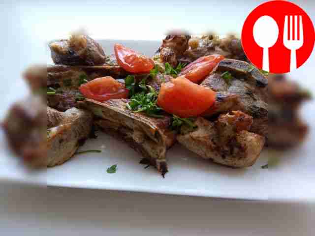 Вкусные свиные ребра в сметане с чесноком